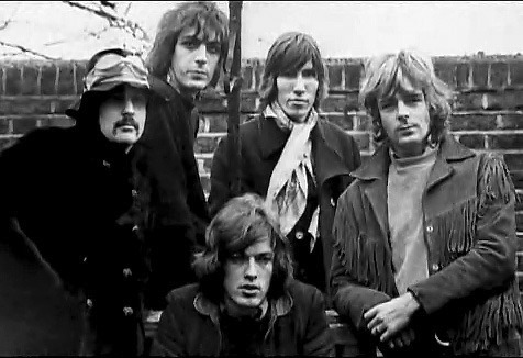 thedarksideofchildintime:Pink Floyd’s only photo shooting as 5-man-band, 1968
