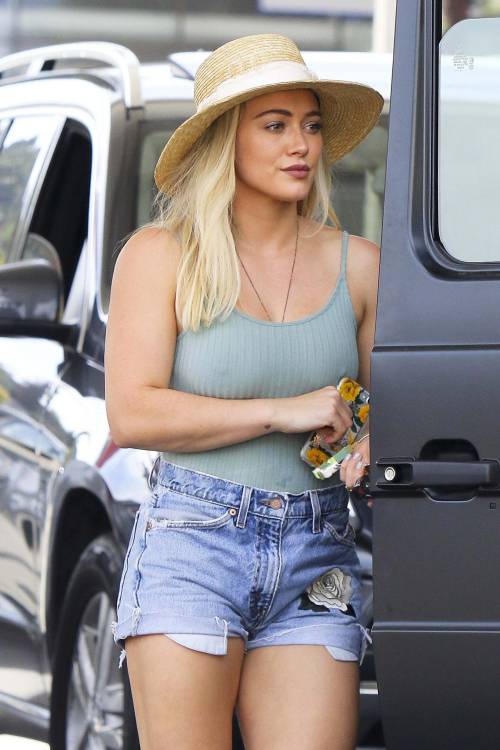 Famous-Pokies:hilary Duff