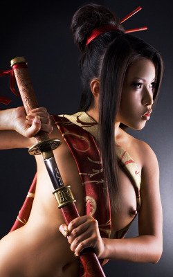 Wow&hellip; This is art. Yet I am still very aroused by the picture. She is so sexy, and the blade she holds&hellip;. Sweet jesus