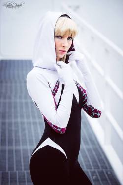 comicbookcosplay:  Gwen Stacy (Edge of Spider-Verse)