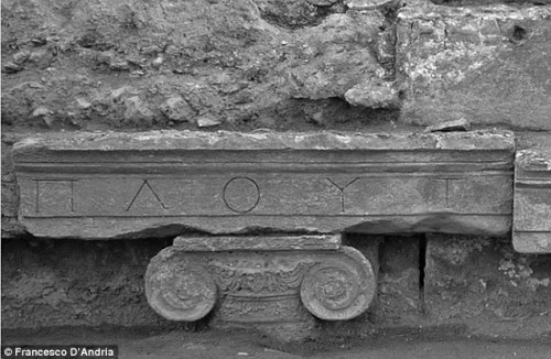 ancienttimenews:Is this the Gate of Hell?Archaeologists say temple doorway belching noxious gas matc