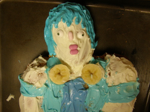 pugfarts:  I made an Aoba cake for my wife’s birthday. 
