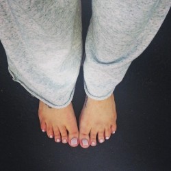 ifeetfetish:  @socksnpanties ❤ #feet #foot