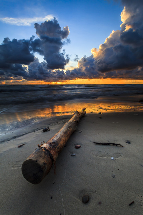 handa:  500px: - Where the day ends by Ruslan Bolgov