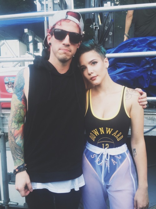 stillstreet: hopped on stage to perform with this crazy girl at lollapalooza yesterday and had a bla