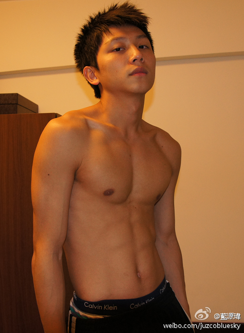 mantop1069:香港最CHOK23歲可愛肌肉男代表—藍源瑋JUZCO…