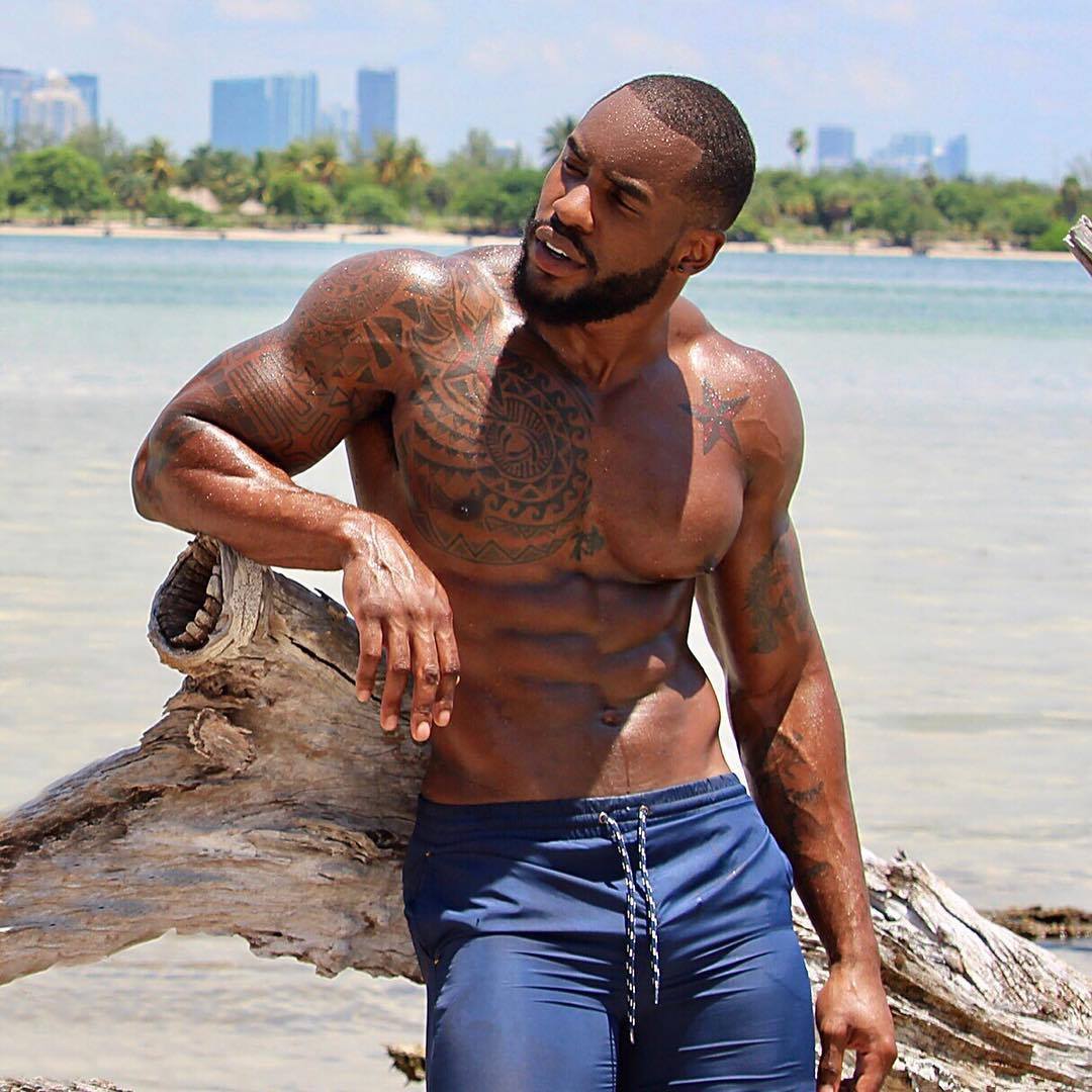 black411blog:  charlibal:  His SEXY has US wanting more series Smash or Dash ???