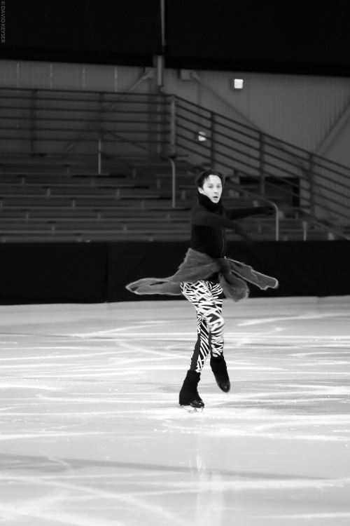  A glimpse of the uniquely mesmerizing beauty that is @JohnnyGWeir at rehearsal. Click thru for 35+ 