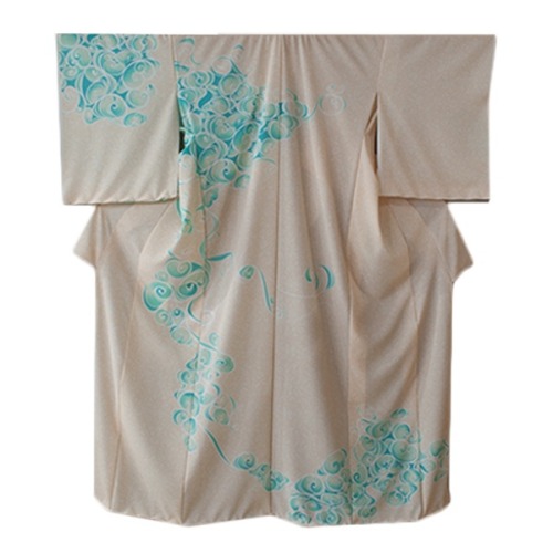 Soothing ryusui (swirling water) kimono/yukata by Roccoya. The minty accessories echoing the fresh d