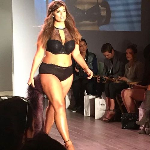 kellyaugustineb:  Ashley Graham served us adult photos