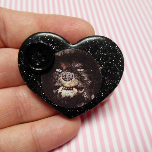 goldenlady25:  alibuttons:  ‘Tis October! Head on over to my Etsy Shop to find these spooktacular items! :)  Heart pendants can be made into brooches OR necklaces! ;)    Super cute!  I want the ouja earrings