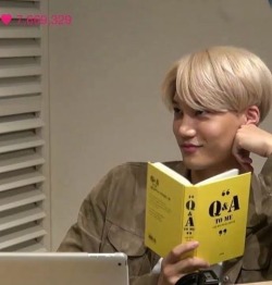 bangtanmyass:  when you’re reading smut in the middle of class and the teacher tells you to pay attention