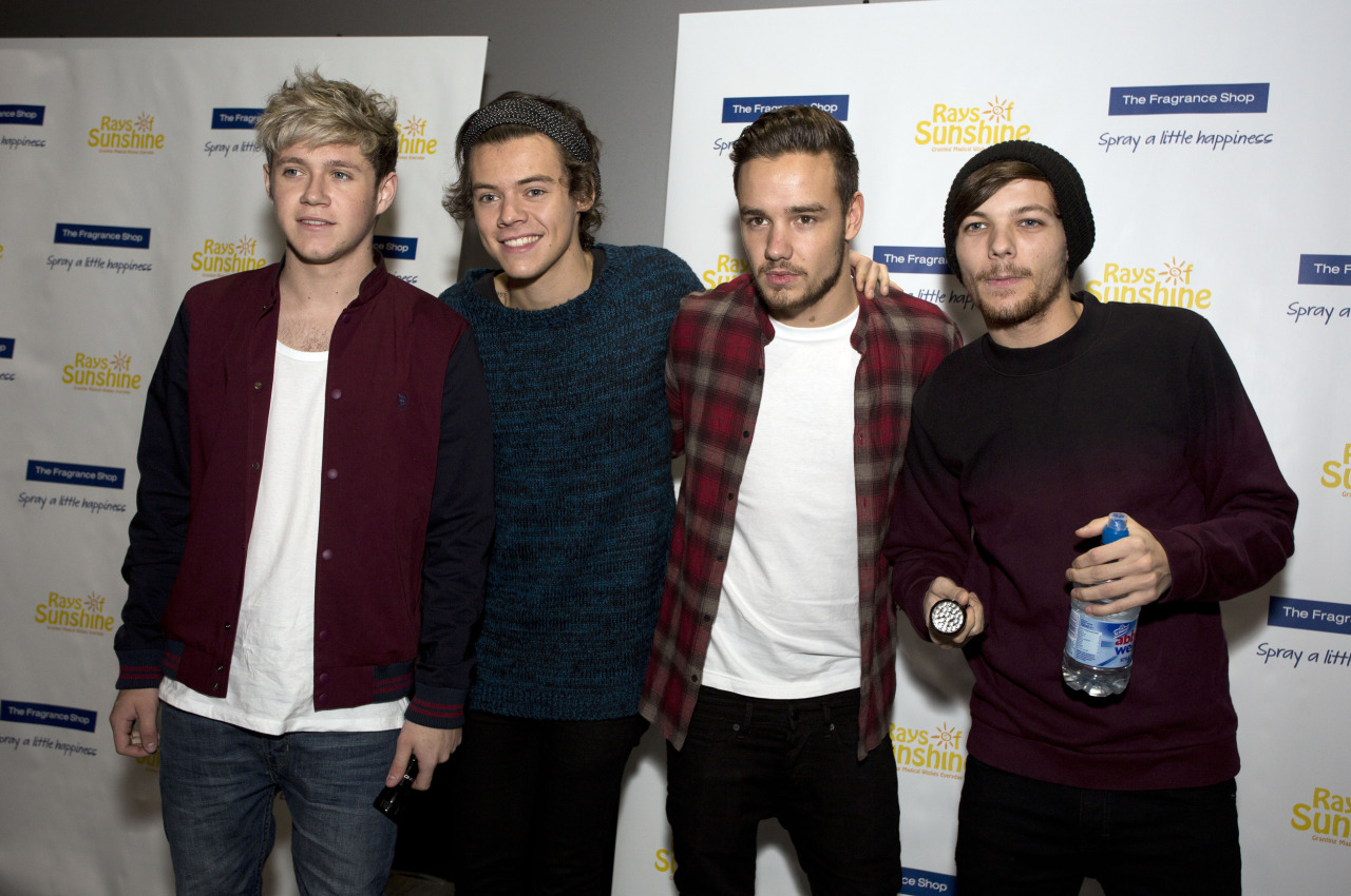 harrystylesdaily:  &lsquo;ray of sunshine&rsquo; charity event 