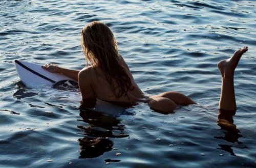 Check out www.nakedsurferbabes.tumblr.com for more!