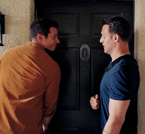 cinematicnomad:9-1-1 ▸ “hi honey, i’m home”