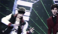 myunqdae-blog:           I’m Mr.H in da club, in my B BOY stance ~          