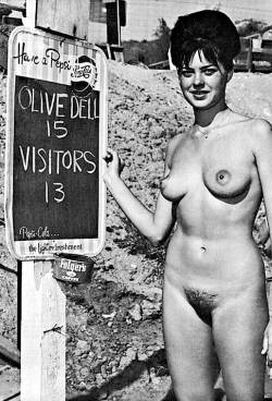 altwow:  Nudist Woman At Olive Dell