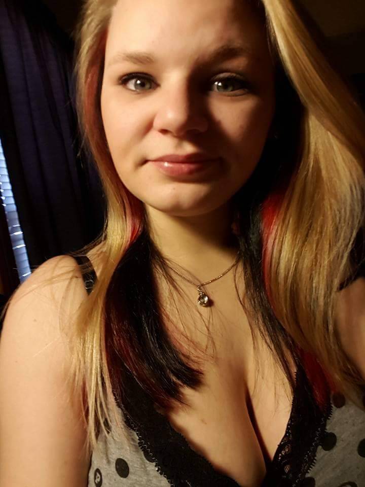 picsofmysexysisterinlaw:  I wish I had some pics of her pussy