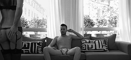 bigdicks4tinytwats:  a couple snaps of the fingers and dinner is served