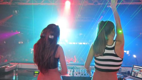i-love-summer-festivals:  http://i-love-summer-festivals.com/