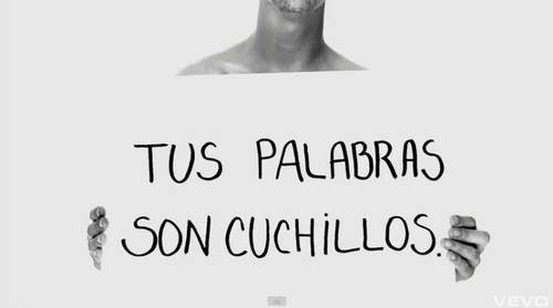 unachicasolamas:  que entran a mi cabeza y me torturan y ese sufrimiento se refleja en mi piel 