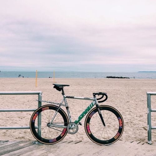 thebicycletree: Shout out to the beach weather. @nevernotriding #fixedfriday #nevernotriding by melb