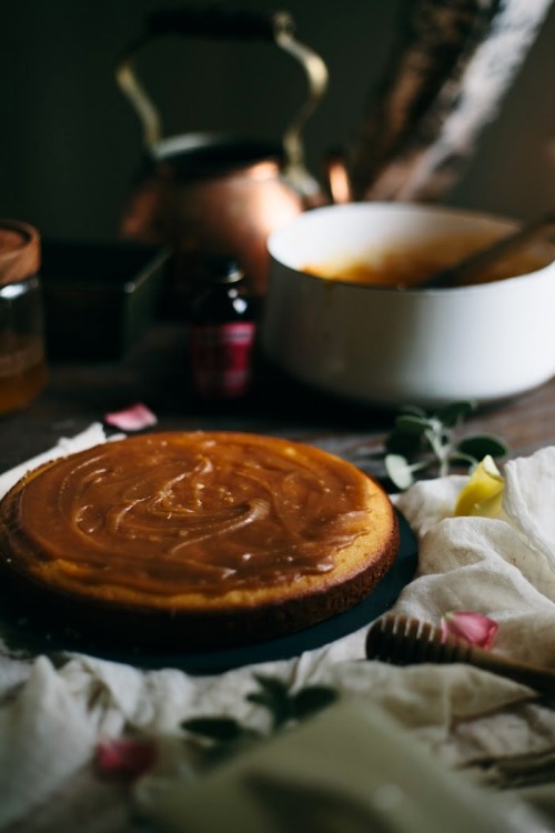 sweetoothgirl:    Salted Caramel Rose Cake  