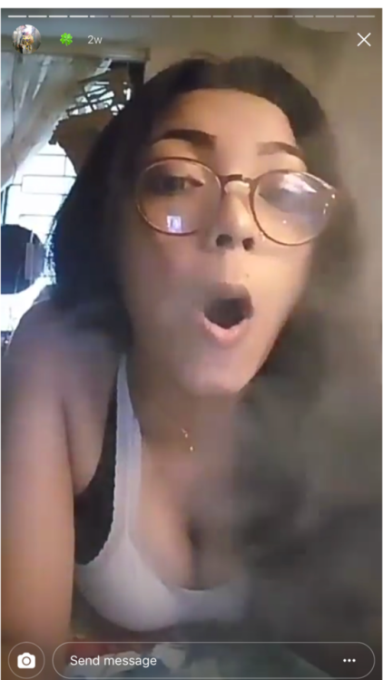 tits-and-beers: heyyyhaha: heyyyhaha: Geram gila ngn dekni jilat tetek kau sedap ni