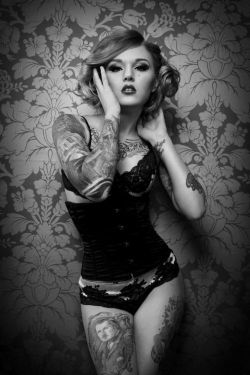 sexyinkgirls-mmm-so-nice:  sexyinkgirls-mmm-so-nice