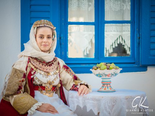 Greek folk costumes from various regionsKárpathos, Dodecanese islandsVlach of Samarina, MacedoniaMét