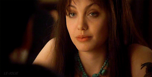 le-jolie:Angelina Jolie as Mary Bell in Pushing Tin, 1999.