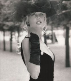 irina-irina-irina:  Claudia Schiffer