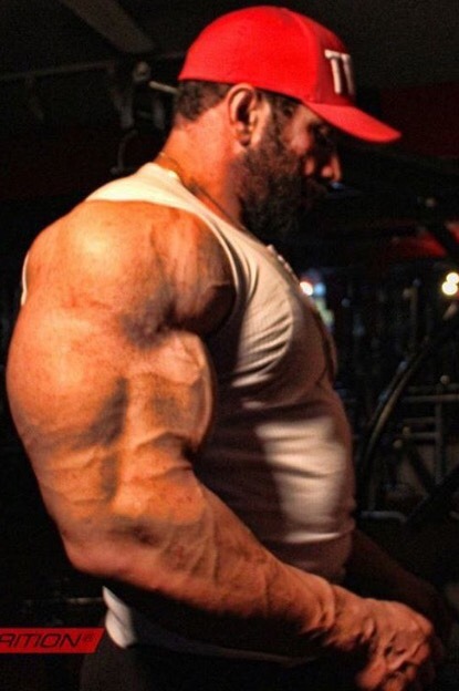 worshipalphamales: pjsesq:  Mojtaba Notarki What a hairy ape. Holy Christ.   FUCK. ME. 