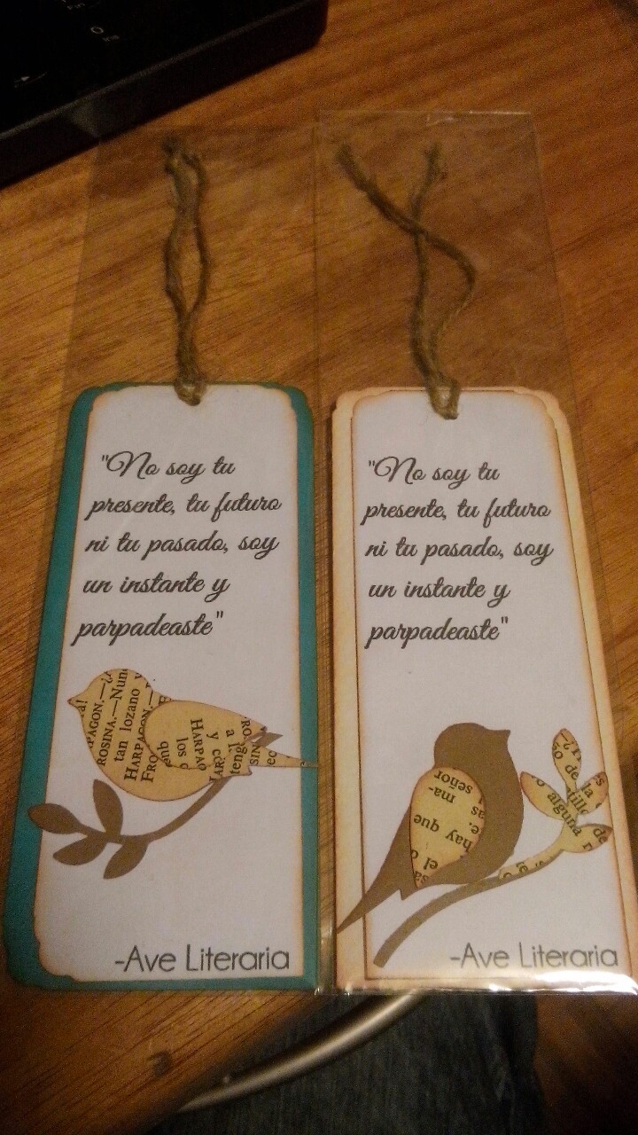 aveliteraria:  Hoy me entregaron unas muestras de separadores.