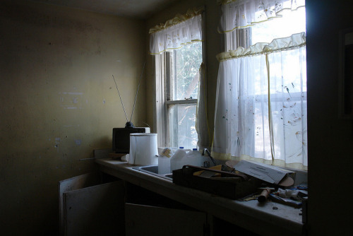 Beynon House (the abandoned hoarder house)