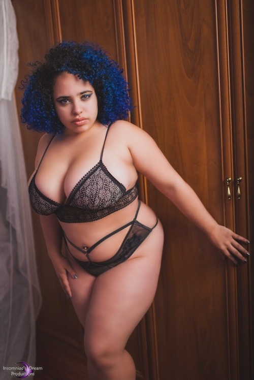 One of my Patreon Mini SetsI have an obsession with black lingerie! https://patreon.com/cinvonquin