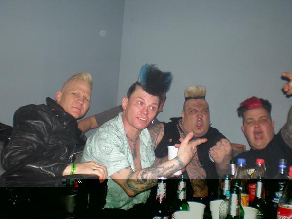 psychohorror:  Paul Roman (The Quakes), Mark Phillips (Demented Are Go), Koefte DeVille