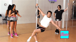 queenoffrenchfries:  Markiplier and the pole.