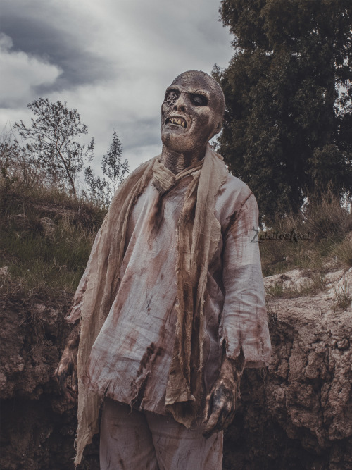 Zombie Cosplay from iconic Lucio Fulci’s film “Zombi 2″ Follow for more! &gt;&gt; https://www.instag