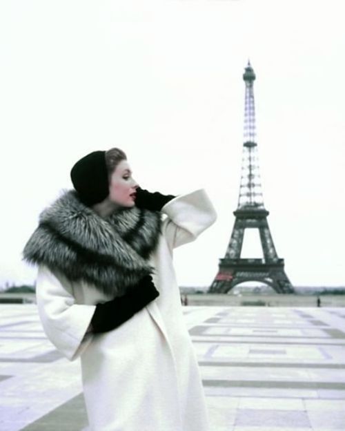 XXX wehadfacesthen:  Suzy Parker at the Eiffel photo