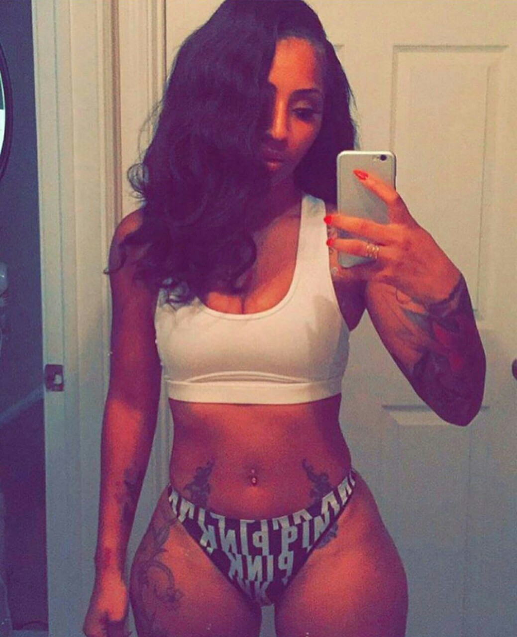 That&rsquo;s sexy, HOT!! Those hips, WOW