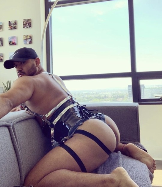 feet-beat:  1964-dic:    !!!!!AwwwFUCK 🍑👣🔗