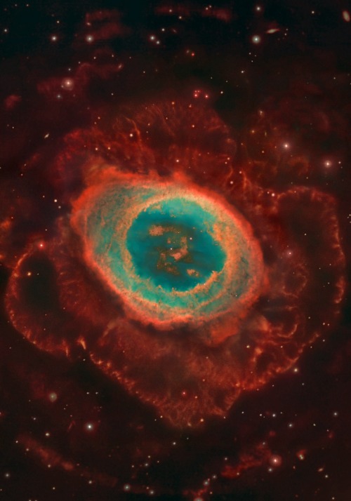 thedemon-hauntedworld: M57: The Ring Nebula Except for the rings of Saturn, the Ring Nebula (M57) is