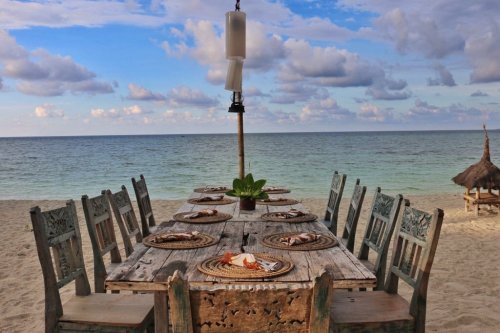 #BeachThursday: ‘Lunch Time!’ (photo via @MrEricFulton) ***Go: 2,000 Bounty BeachesEXPLORE the Carib