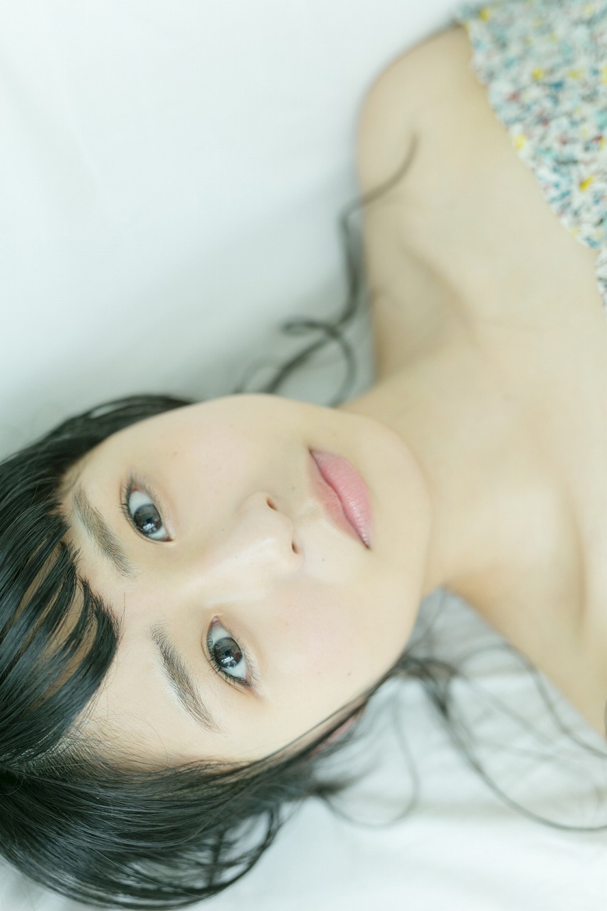 asyoulike:  長濱ねる — girlimg_photos_images_girls_女優_太もも_美脚_清純_着衣_黒タイツ_生足_M字_ソックス_尻_パンツ_女子校生_制服