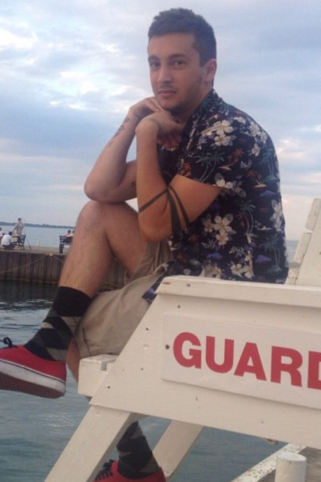 Tyler Joseph has such an amazing fashion taste like???