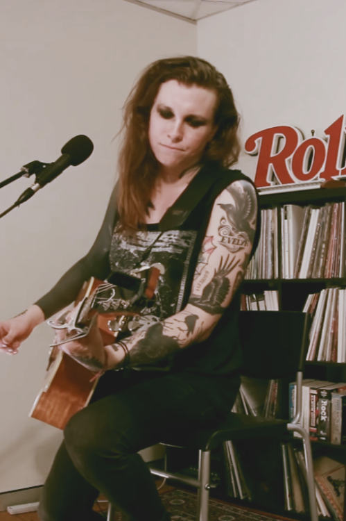 Porn skizzorlover:laura jane grace covering amy photos