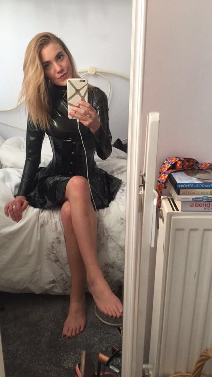 loveandhumiliation: thattroikidd:Finally got her In latex :D Real cute Outfit