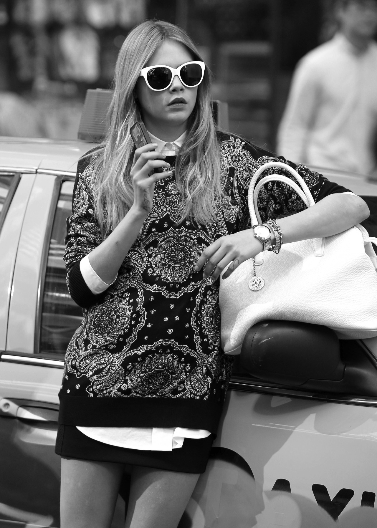 senyahearts:  Cara Delevingne - DKNY Spring 2014 Ad Campaign Behind the Scenes. 