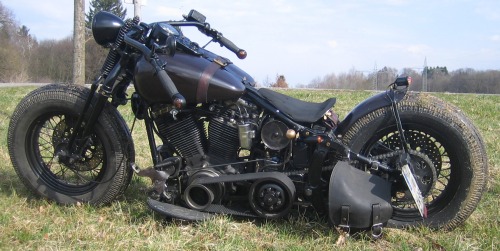 bobberinspiration:Harley Evo bobber by Erich MeyrJoin the Bobber Inspiration forum!